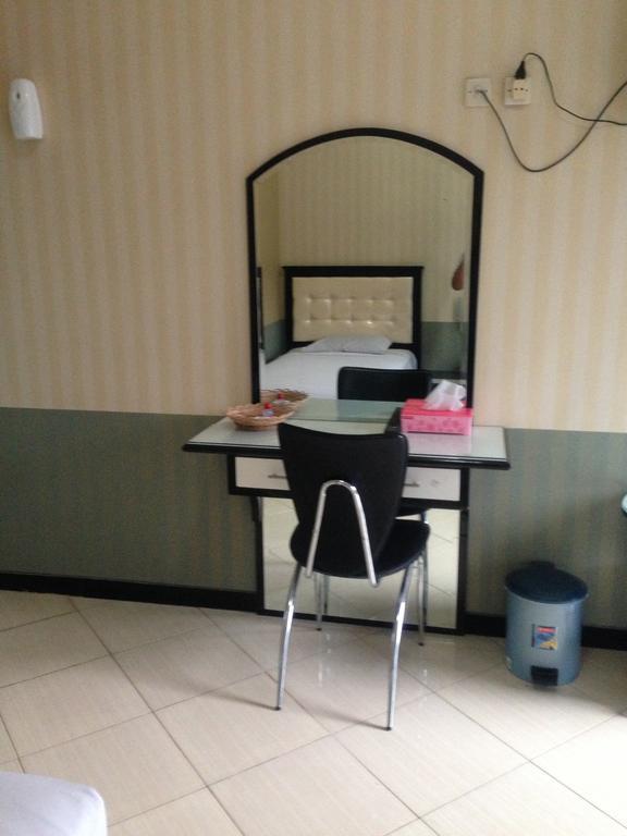 Global Inn Keluarga Sedati Rom bilde